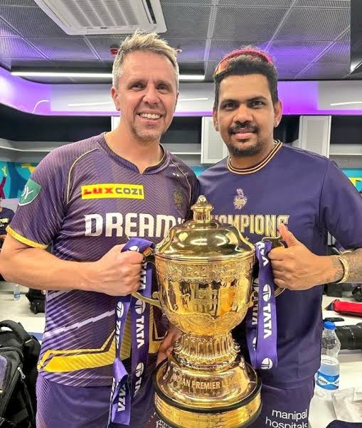 KKR_Xtra's tweet photo. 🚨🚨| EXCLUSIVE: Trinbago Knight Riders have appointed Carl Crowe as their assistant coach for CPL 2024. https://t.co/2kP4rsGhIM