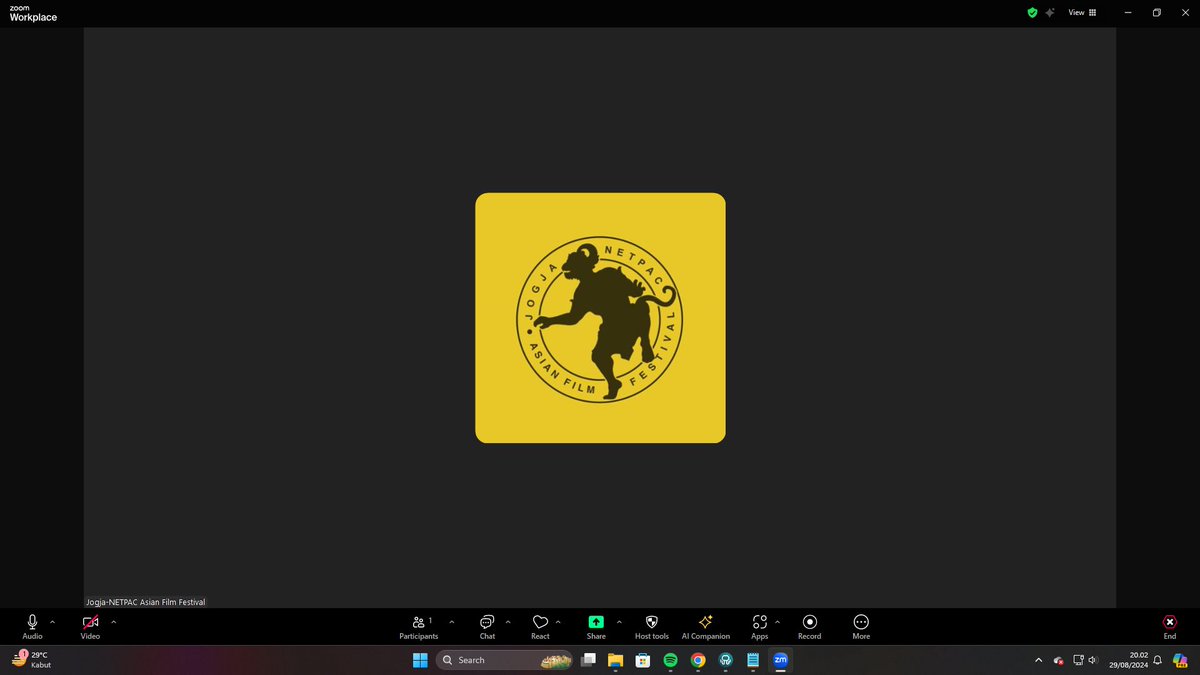 Hari ini meeting perdana untuk film panjang buat JAFF ke-19 setelah nontonin film-film. Semoga lancar. Deg-degan setiap jalanin prosesnya.