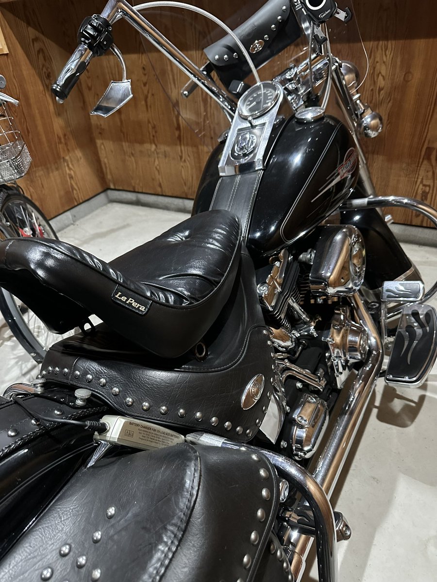 kamamesyu's tweet photo. 台風が過ぎたら数ヶ月ぶりにバイク洗おっと
ついでにシート変えてみる https://t.co/3vIB3R8KpY