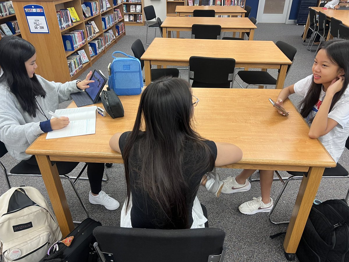 Wernekea's tweet photo. Love seeing the library activity before school in the mornings! ☀️📚 ✏️ https://t.co/THvrLGvOGV