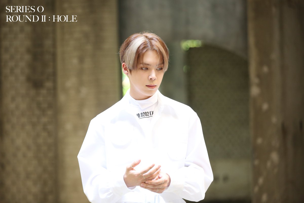 veri_daily's tweet photo. 🍠 #연호 #YEONHO #ヨンホ
.
.
#베리베리 #VERIVERY #VRVR
#SERIES_O #ROUND2HOLE
#TRIGGER #ベリベリ https://t.co/V6elOTUocQ