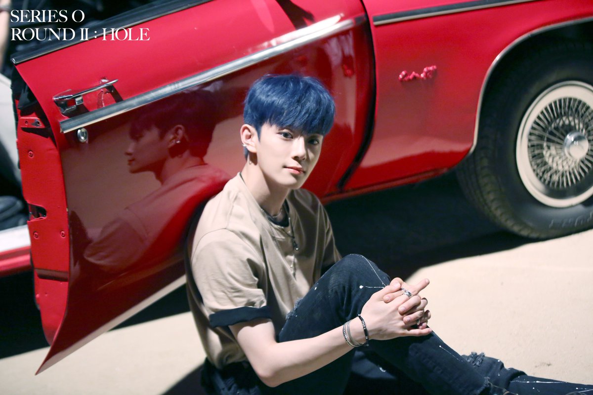 veri_daily's tweet photo. 🐶 #강민 #KANGMIN #カンミン
.
.
#베리베리 #VERIVERY #VRVR
#SERIES_O #ROUND2HOLE
#TRIGGER #ベリベリ https://t.co/RKOLjPJE1p