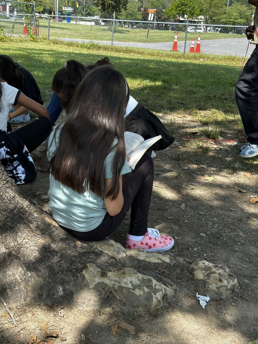 When students choose to read rather than play! Wow, that just blows our mind! We are growing scholars over here! You better get your child in Oak Grove! #GoingfortheGold!