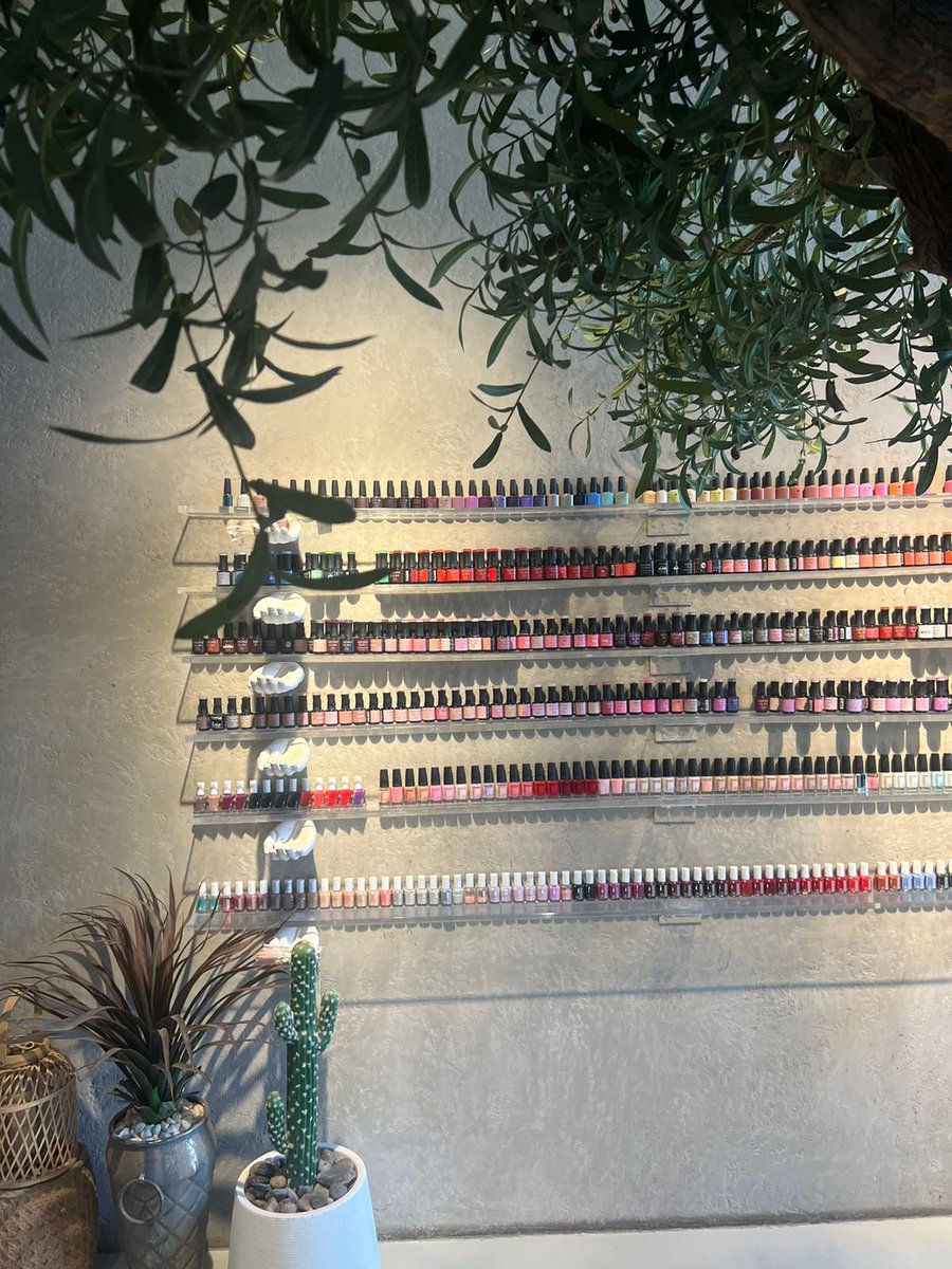 Besties💘💘

كان يوم خميس مليان بالأحداث الكارثية، لكن
 الحمد لله على سلامتنا، وقد انتهى بشكل لطيف.