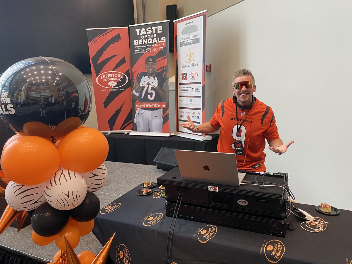 KurtReiber's tweet image. Thanks @jonjononair for keeping @FreestoreFB’s Taste of the @Bengals Rockin’ all night! @Save_On_Cincy @KISS107 @XSP4 #PartyWithAPurpose #HungerActionMonth @FeedingAmerica