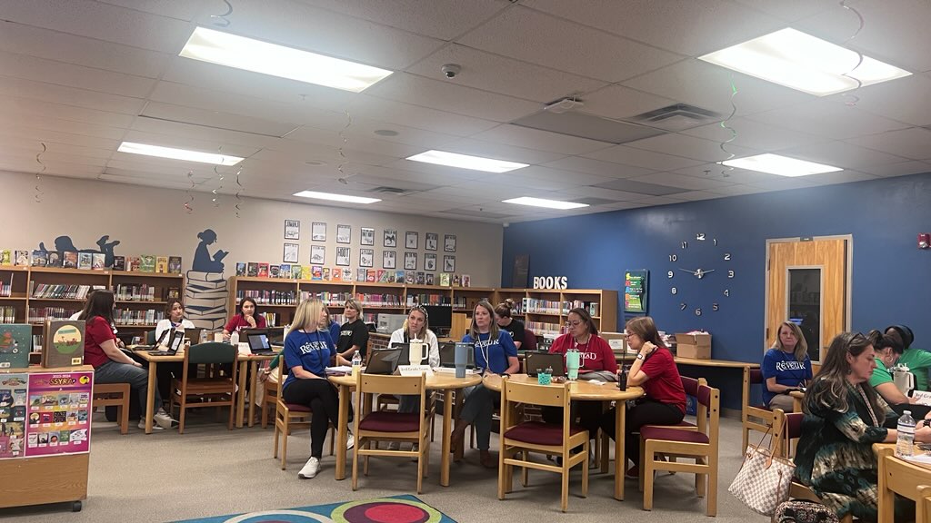 NorthLake Park OCPS (@northlakeparkcs) on Twitter photo On Wednesday <a href="/NorthlakeParkCS/">NorthLake Park OCPS</a> our Instructional Coach, Mrs. Tomlinson engaged staff in learning about the Science of Reading #SoR. We are ready to see our students soar! #NLPgobucks On Wednesday <a href="/NorthlakeParkCS/">NorthLake Park OCPS</a> our Instructional Coach, Mrs. Tomlinson engaged staff in learning about the Science of Reading #SoR. We are ready to see our students soar! #NLPgobucks