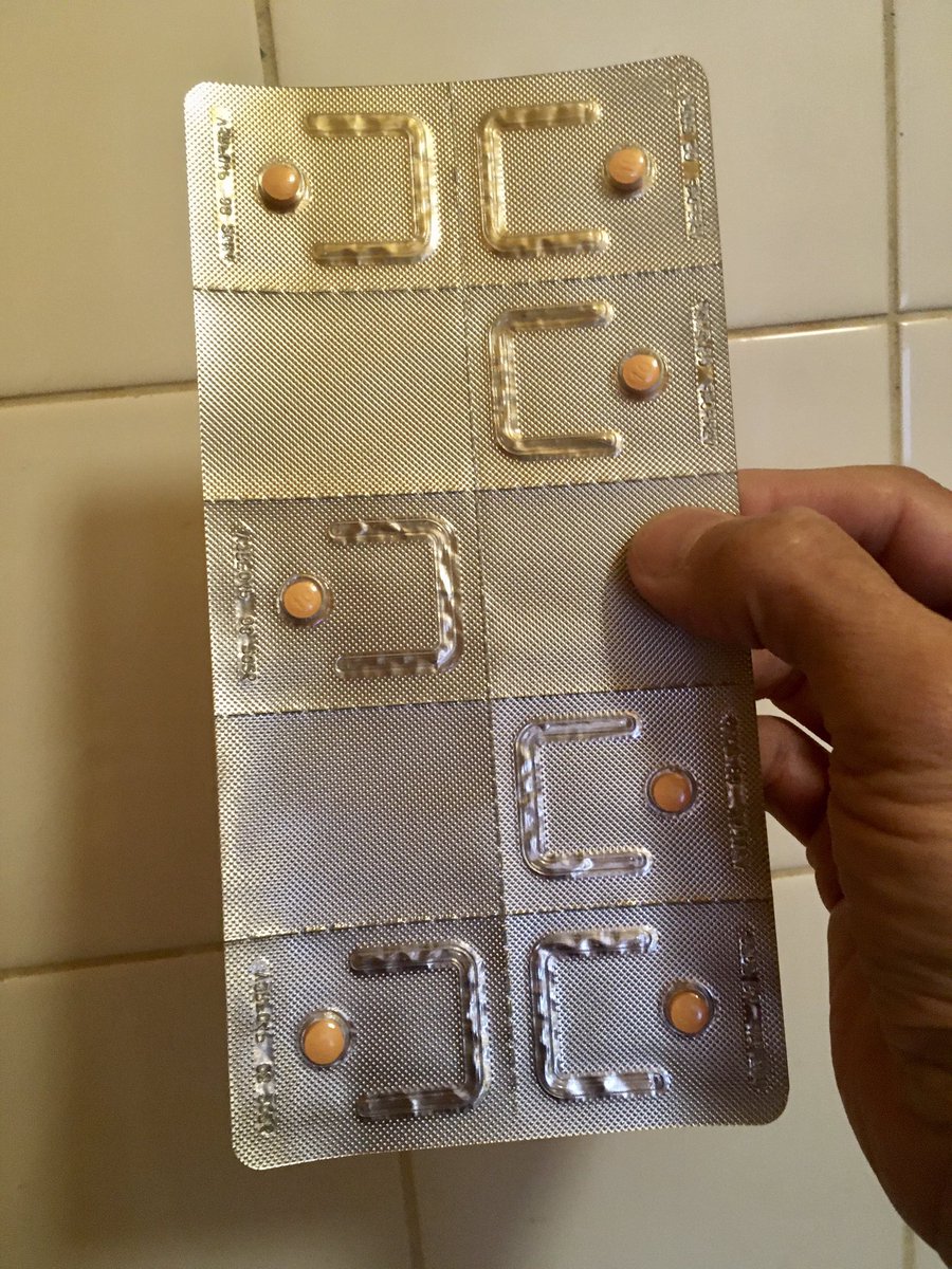 jumping_dan's tweet photo. Hey @Sandoz_Global il y a pas moyen de conditionner ces petites pilules autrement? Quel gaspillage! (La plaquette mesure 18 cm!!) https://t.co/hdohPHhbYw
