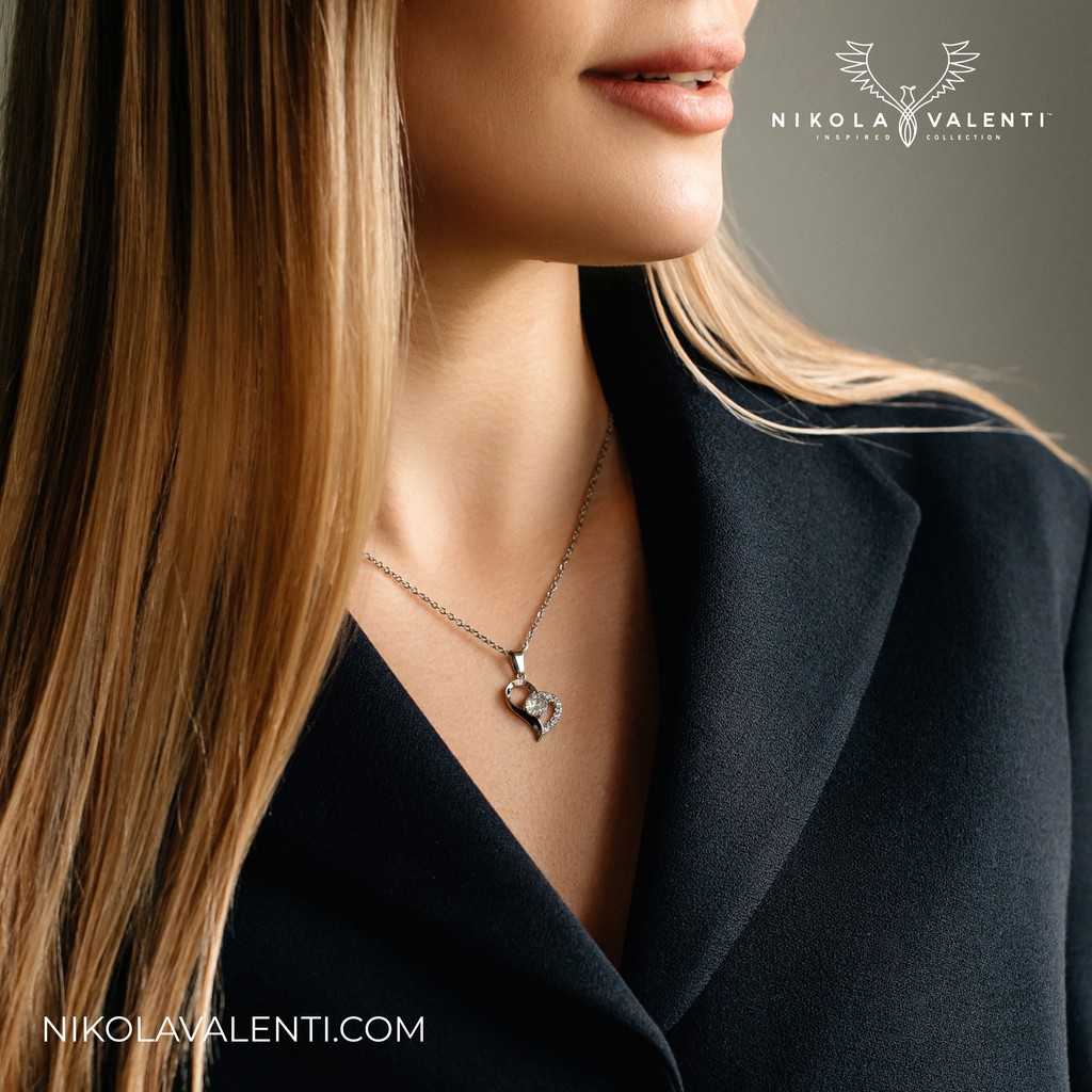 nikola_valenti's tweet image. Everyday luxury just got more luminous! ✨ Adorn yourself with our White Gold Plated Heart Necklace and transform any outfit. Claim your free necklace today: tinyurl.com/whitegoldheart #StyleTheMoment #LuxuryForFree #NikolaValenti #FashionGoals