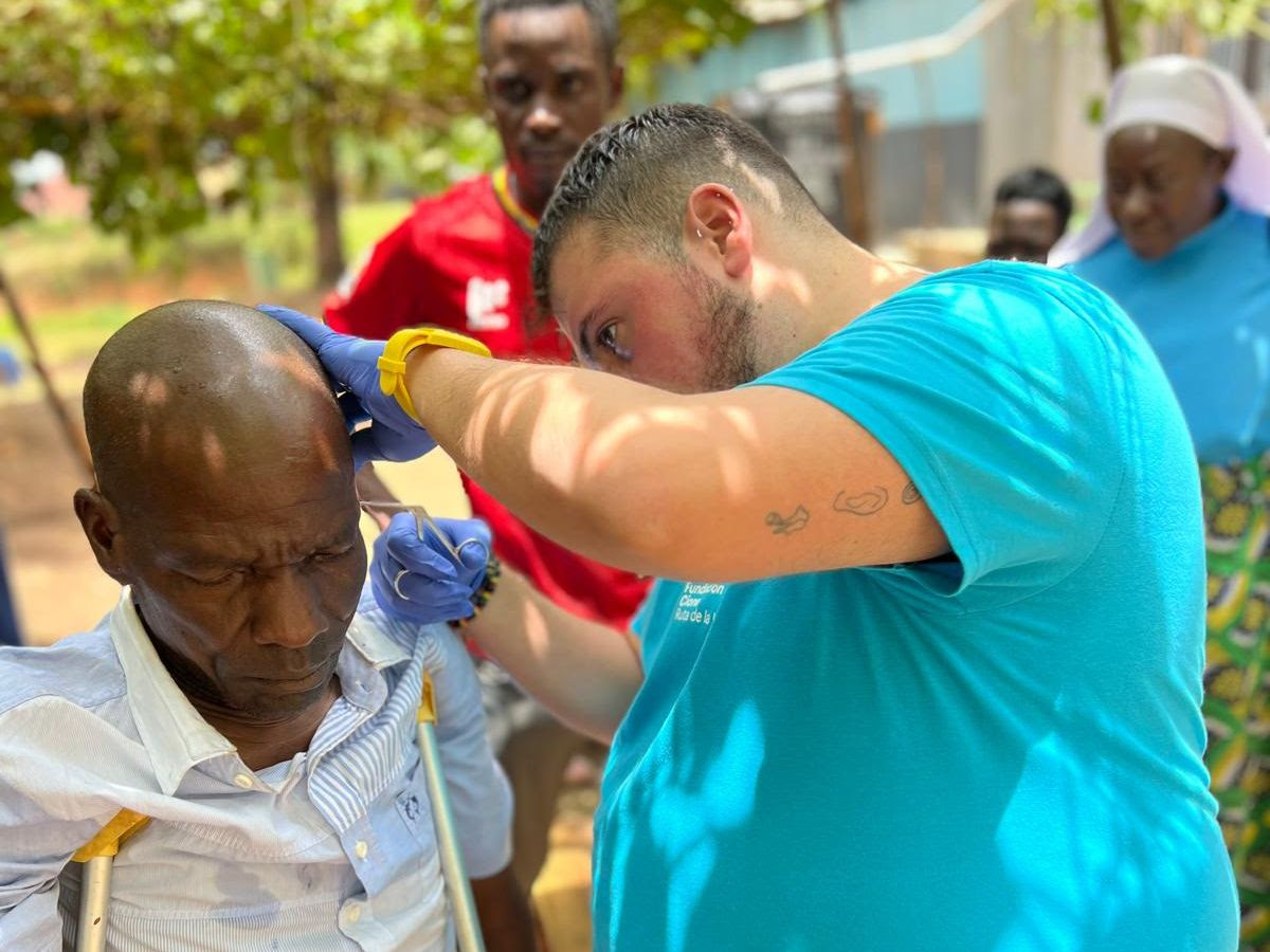 Uganda ikusmen- eta entzumen-osasuneko kanpainaren azken txostena partekatzen dugu. Ruta de la Luz eta Dentistas Sobre Ruedas GKEekin lankidetzan.  Eskerrik asko posible egiteagatik! 😍
saluganda.org/ruta-de-la-luz…