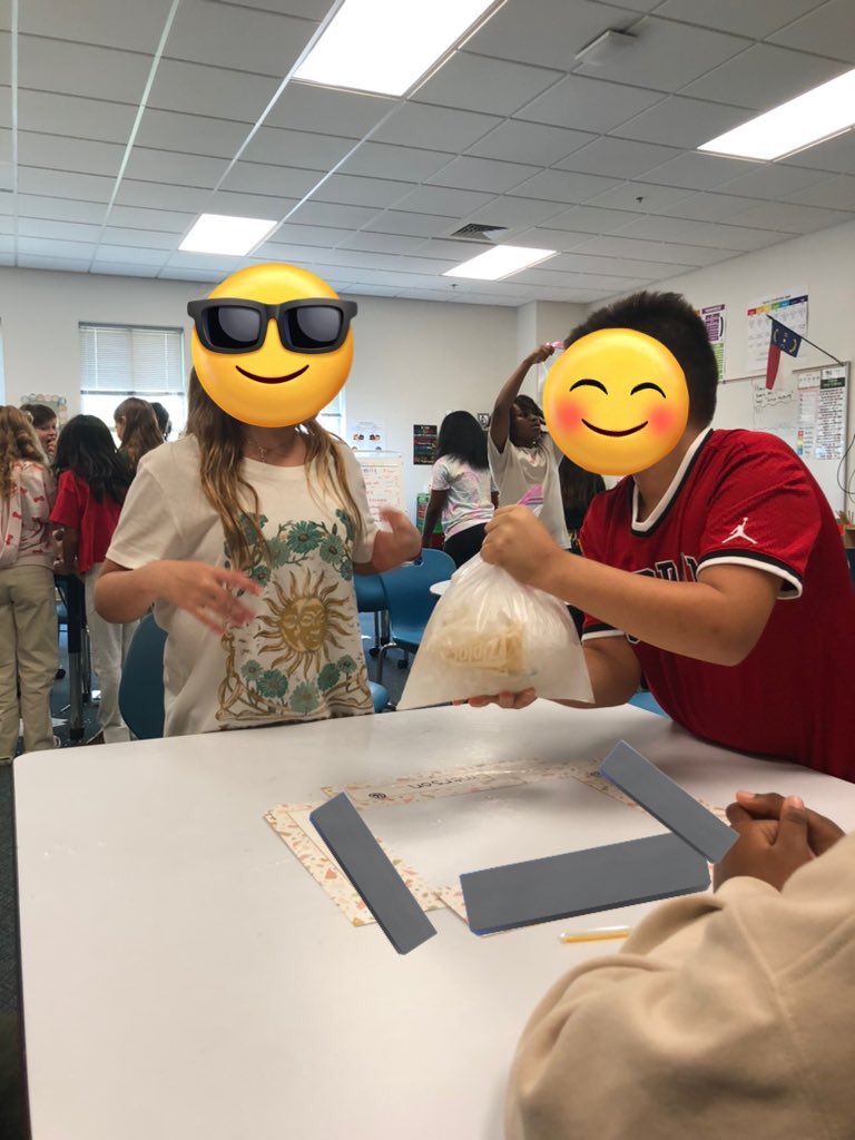 Alexis Teasdell tweet media