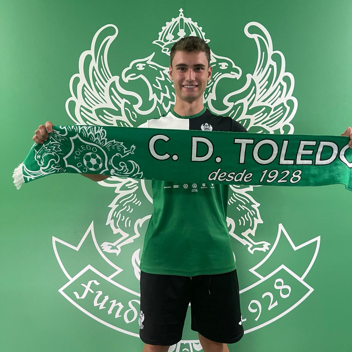 💥 Mario Úbeda renueva y promociona al #CDToledoB tras disputar 29 partidos y anotar 4 tantos con el Juvenil A.

¡A romperla, Mario! 👊🏼

#SiempreCDToledo 💚⚪️