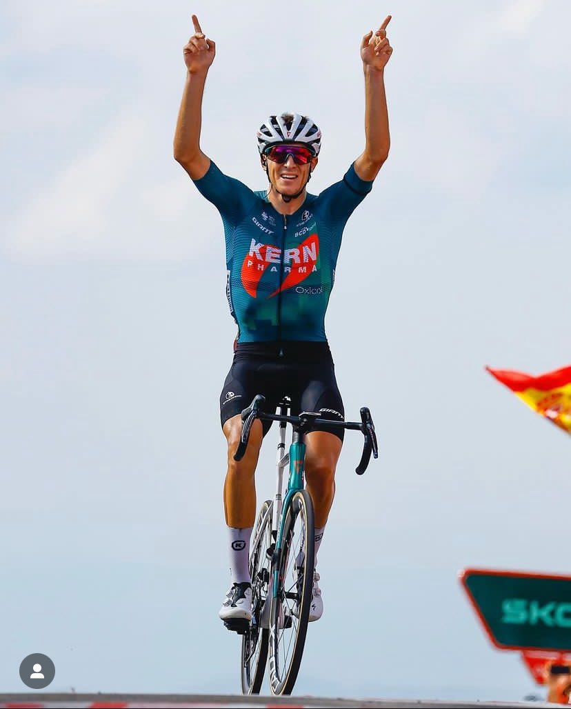 Que caprichosa es la vida…! Seguro que ha empujado desde donde quiera que este! Enhorabuena <a href="/EqKernPharma/">Equipo Kern Pharma</a> <a href="/Lizarte_SA/">Lizarte S.A.</a> y todo el Grupo ADGalibier