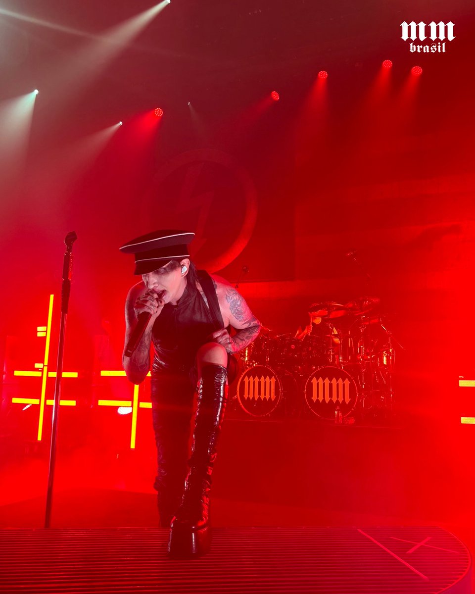 Algumas fotos do show de ontem (28/08) em Tacoma (WA), feitas pelo <a href="/cicerost/">cicerost</a>. ♥️

#marilynmanson #mm2024 #marilynmansontour #raisetheredflag