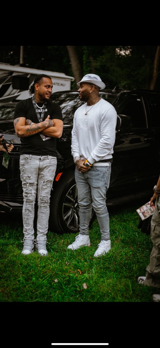 therealarabb's tweet photo. Caught a lil vibe with my big brudda #kevingates #general #club #Concerts https://t.co/cQ3Vxu9WJE