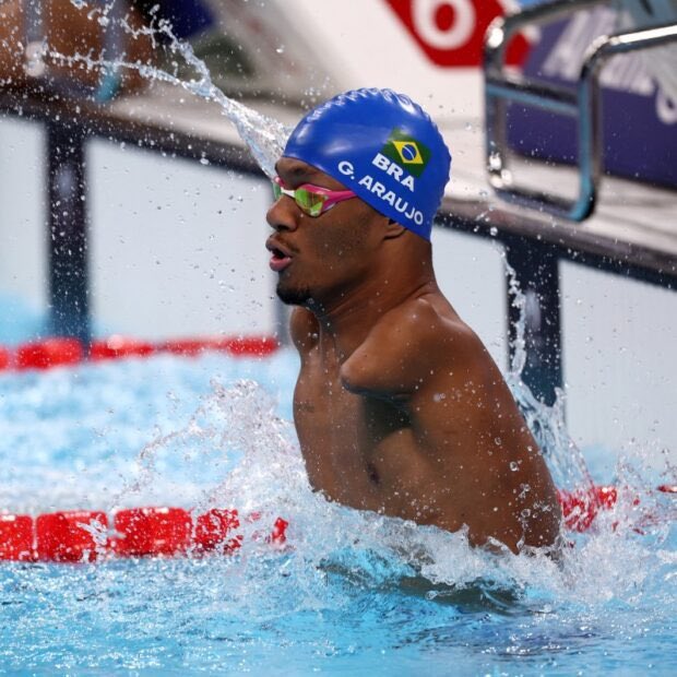 ErikakHilton's tweet photo. O OURO É DO BRASIL 🥇

Gabrielzinho, da natação, acaba de conquistar a primeira medalha e a prmeira medalha de ouro do Brasil na Paralimpíada de Paris!

Viva o esporte paralímpico do nosso País! https://t.co/jwpzSTczPb