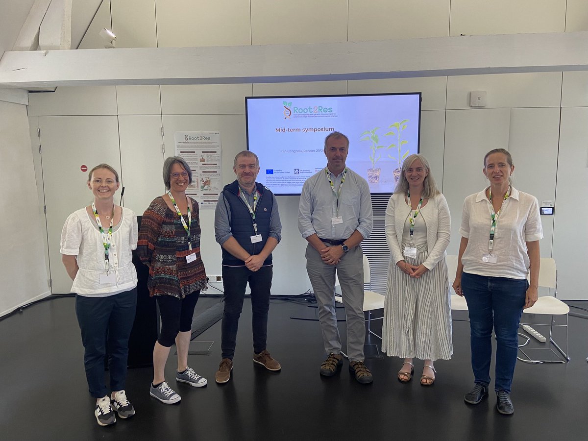 Christina Baxter (@cbaxter_91) on Twitter photo Finished the summer in Rennes 🇫🇷 attending the European Society of Agronomy conference. Great diversity of talks on how to improve resilience of our cropping systems under environmental change. I also presented at the <a href="/Root2Res/">Root2Res</a> mid-term symposium, sharing our initial results. Finished the summer in Rennes 🇫🇷 attending the European Society of Agronomy conference. Great diversity of talks on how to improve resilience of our cropping systems under environmental change. I also presented at the <a href="/Root2Res/">Root2Res</a> mid-term symposium, sharing our initial results.