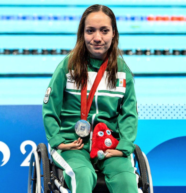 PicksEnCancha's tweet photo. MEDALLA DE PLATA 🥈

La foto de Haidee Viviana Aceves Pérez con su medalla de plata en los Juegos Paralímpicos 2024 🔥🇲🇽

La primer medalla mexicana de la justa 🥈 https://t.co/wz5sFiGOJL
