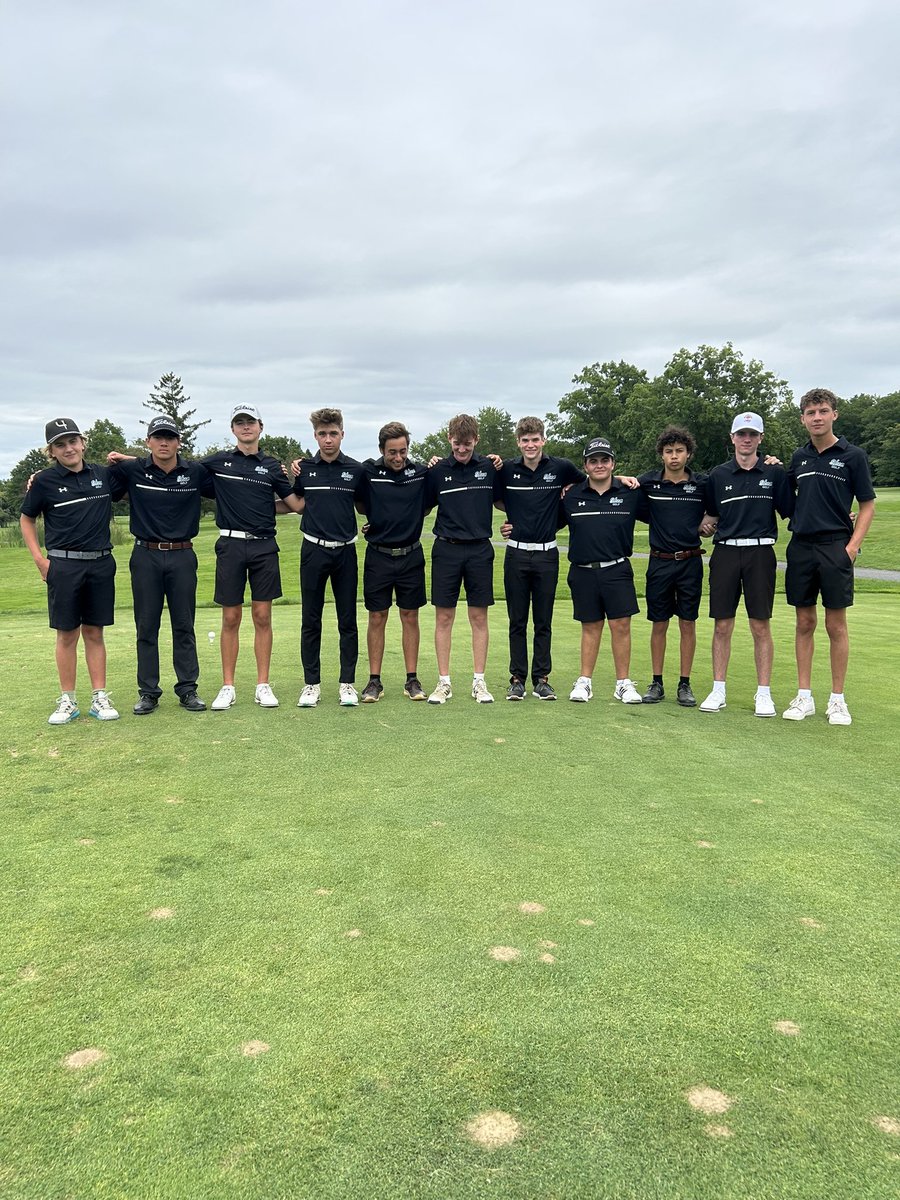 Shen_Golf's tweet photo. A great start to the season today for Boys Varsity golf with a win at home against a tough Ballston Spa team. Tyler Bowers was the low man with a 37. Justin Dooley and Avi Meyers both shot 38. Great job guys!  👍🏼⛳️🏌🏼‍♂️ https://t.co/mvIaB0FZ5y