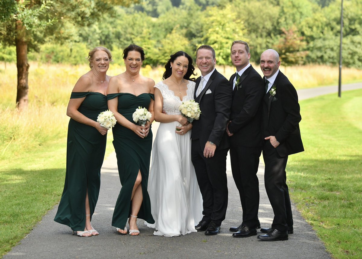 Siobhan and Brendan recently got married with us here <a href="/InnatDromoland/">The Inn at Dromoland</a> Here’s a few lovely snaps from their big day. Shout out to <a href="/Diarmuid_G/">Diarmuid Greene</a> for the beautiful photos! 📸 👏