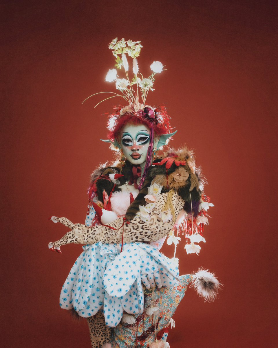 upuntil_dawn's tweet image. Garden gal 🍂