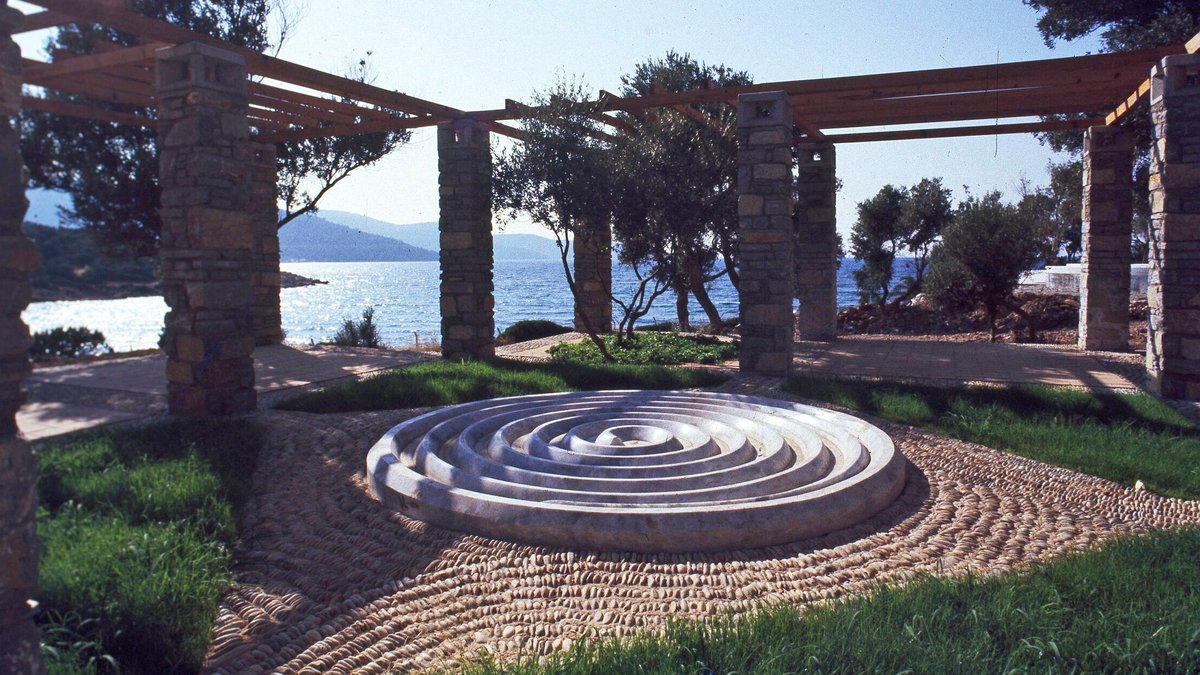 mimarkaanc's tweet photo. Mimar Cengiz Bektaş'ın tasarladığı ve çizimlerini yaptığı mermer su yolları. 1990 yılında inşa edilen Bodrum'daki Ora Tatil Köyü'nden. https://t.co/J6FxCSD5M0