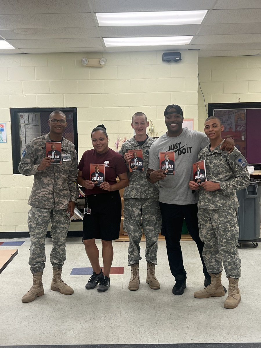 terrance_tuck's tweet image. I’m always excited when I get the opportunity to connect with @coachkellyofficial and the Empower to win family! It was a humbling experience to have so many Cadets from Wil Lou Gray Opportunity school excited to receive a copy of my book “Not College Material.” #TuckProject