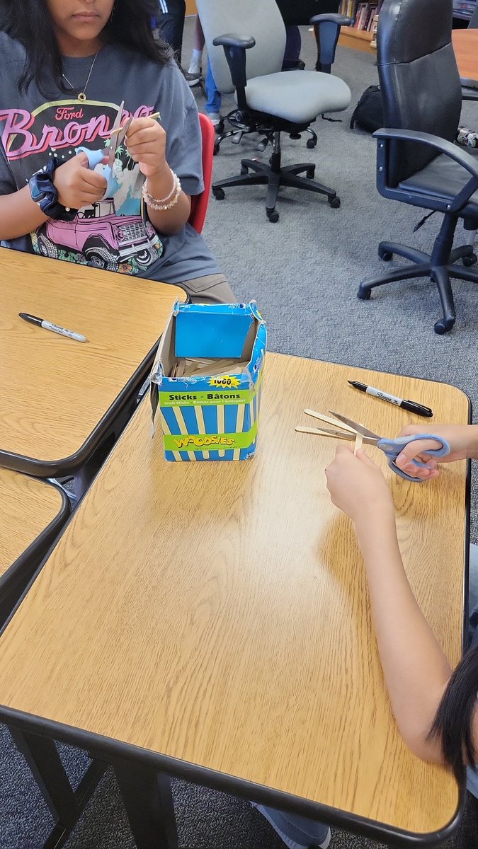 MrsRobertsGT's tweet photo. I love Makerspace days! So many hands-on experiences happening.

From the sound of the conversations, some of these are already planed to be long-term endeavors. I'll keep you updated! https://t.co/seDloKRPcQ