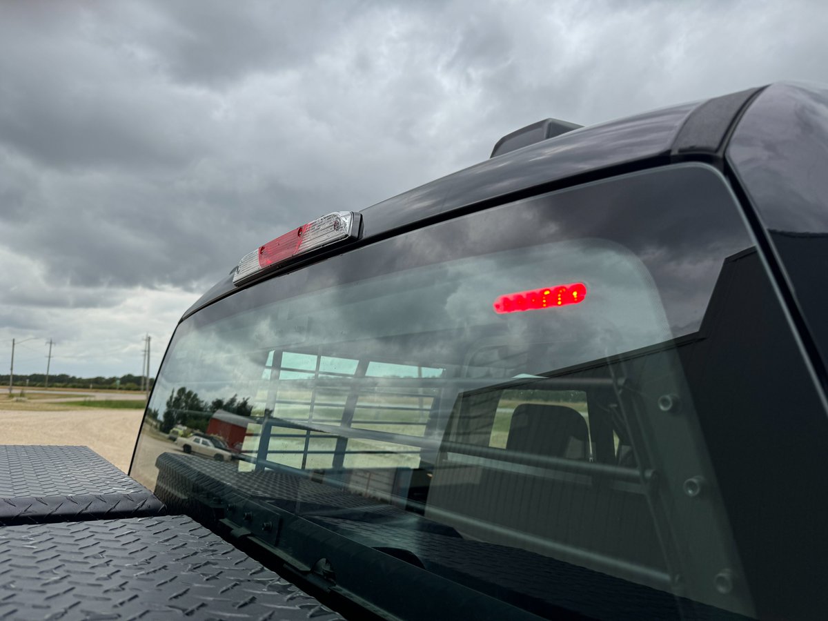 Seahawk_Service's tweet image. At Sea Hawk, we have an experienced team of upfitters! Whether it’s police, fire, or EMS vehicles, we can take care of all your emergency lighting needs.
