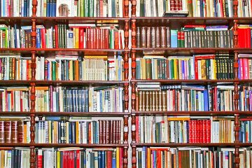Atenció!!
S'ha posat de moda LLIGAR A LES LLIBRERIES de 18h a 19h!
Segons el llibre que porti l'altre/a, sabràs què vol.
Exemples:
Wilde: una nit boja
Sagarra: un amor amable
Sade: sado-maso
X. Bosch: amor final
K. Follet: xerrar i prou
Lackberg: amor fatal