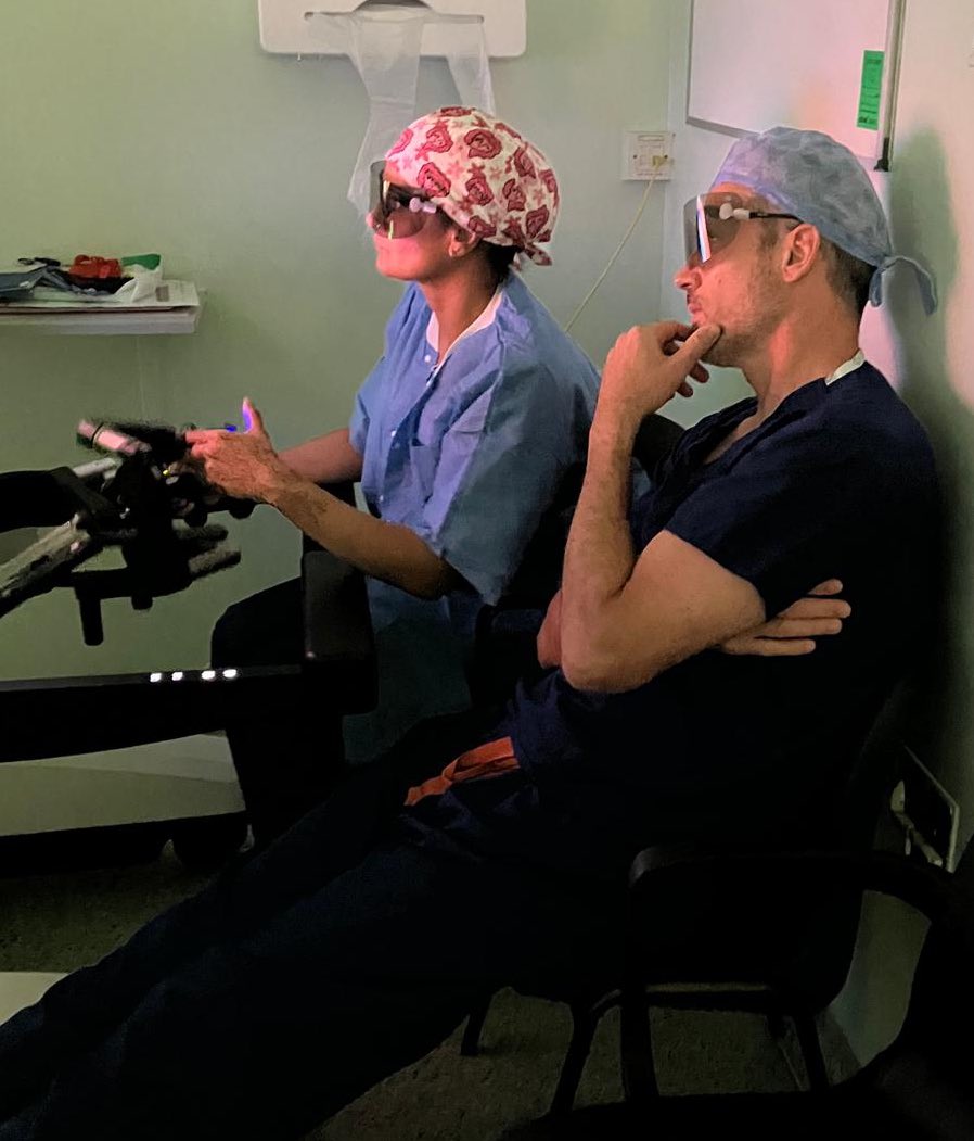 Kate Newell (@kate_newelly) on Twitter photo Big congratulations to Miss <a href="/NasraAlam/">Nasra N Alam</a> beginning her first Versius cases with the support of Mr <a href="/nickstylianides/">Nicholas A. Stylianides</a> - go team! 👏 🤖 💪 Big congratulations to Miss <a href="/NasraAlam/">Nasra N Alam</a> beginning her first Versius cases with the support of Mr <a href="/nickstylianides/">Nicholas A. Stylianides</a> - go team! 👏 🤖 💪