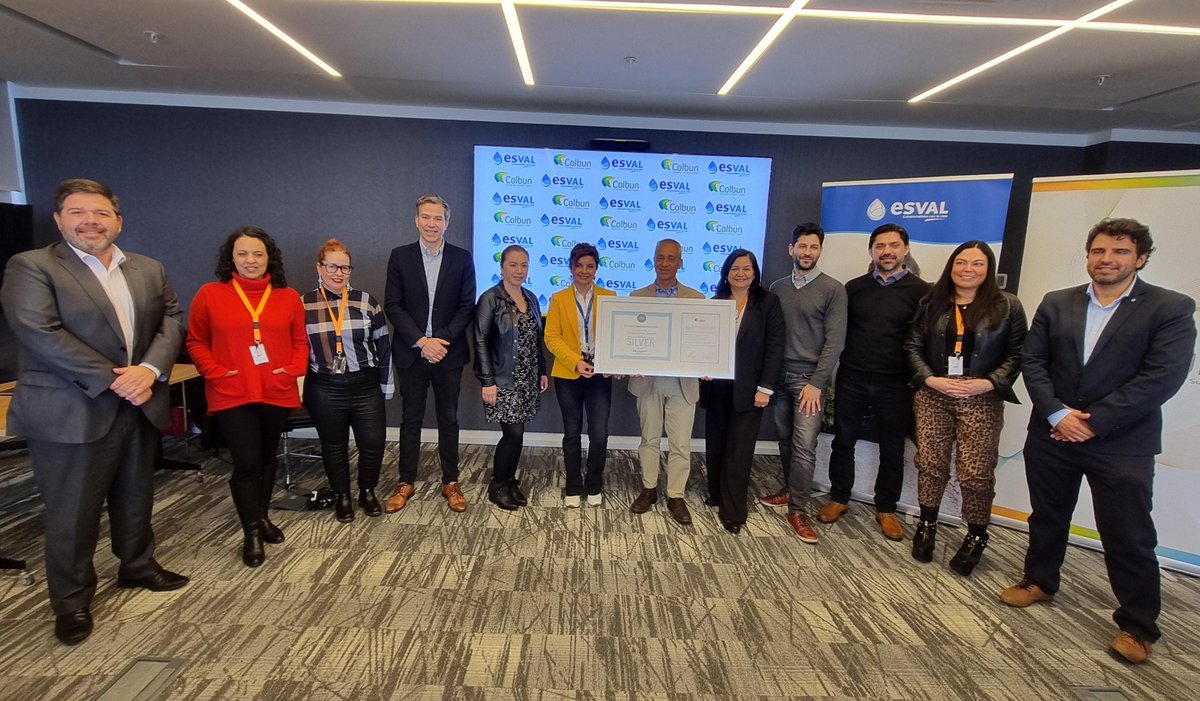 _ESVAL's tweet image. #CertificaciónLeed Estamos muy contentos, recibimos el sello de eficiencia energética Leed V4, que refleja nuestro compromiso con la eficiencia energética y el medio ambiente. Contamos con instalaciones que ayudaran a reducir las emisiones de carbono, griferías de bajo consumo y…