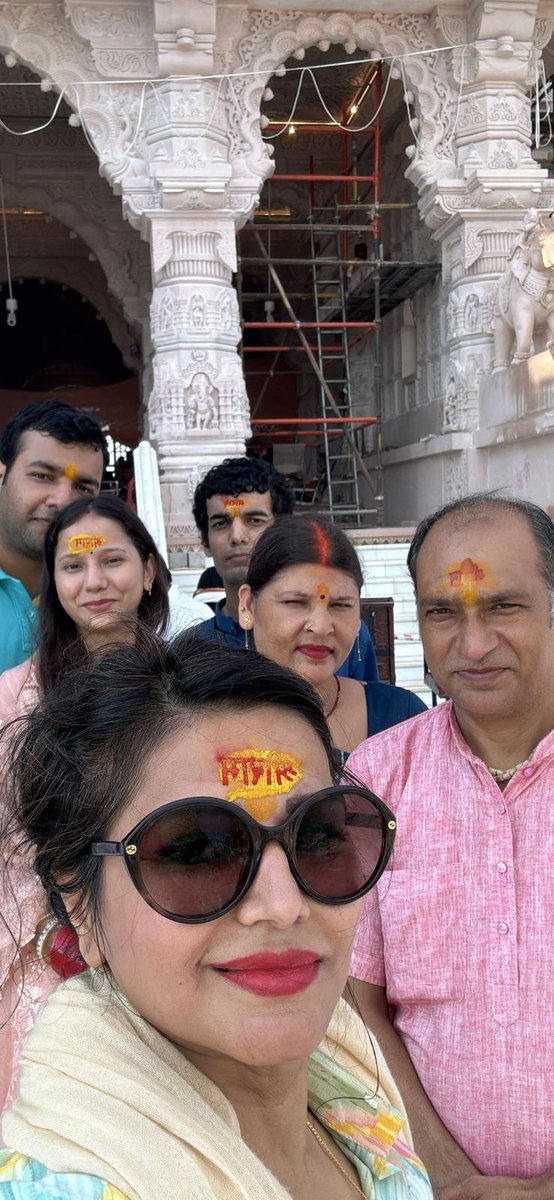 BjpAshokSharma's tweet image. #श्रीराम_जन्म_भूमि_तीर्थ_क्षेत्र_अयोध्या में #प्रभु_श्रीराम_जी का दर्शन प्राप्त करने का सौभाग्य प्राप्त हुआ l
#VIPDarshan #ayodhya #jaishreeram #SITARAM