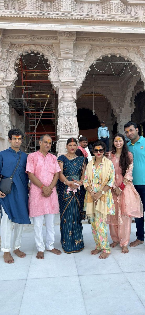 BjpAshokSharma's tweet image. #श्रीराम_जन्म_भूमि_तीर्थ_क्षेत्र_अयोध्या में #प्रभु_श्रीराम_जी का दर्शन प्राप्त करने का सौभाग्य प्राप्त हुआ l
#VIPDarshan #ayodhya #jaishreeram #SITARAM