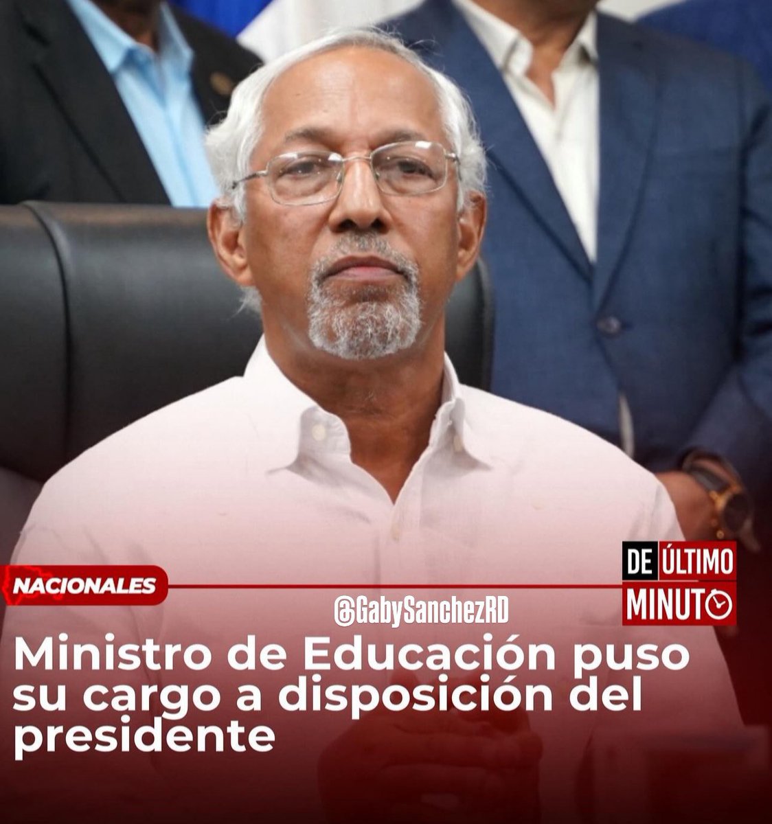 ALMconsultores's tweet image. Ya le habrán aceptado la renuncia a Miyaggi boche en el ejecutivo?
Aquí no hay funcionarios imprescindibles, menos uno con ínfulas de patán, de una personalidad tan oscura y a la vez insípida.