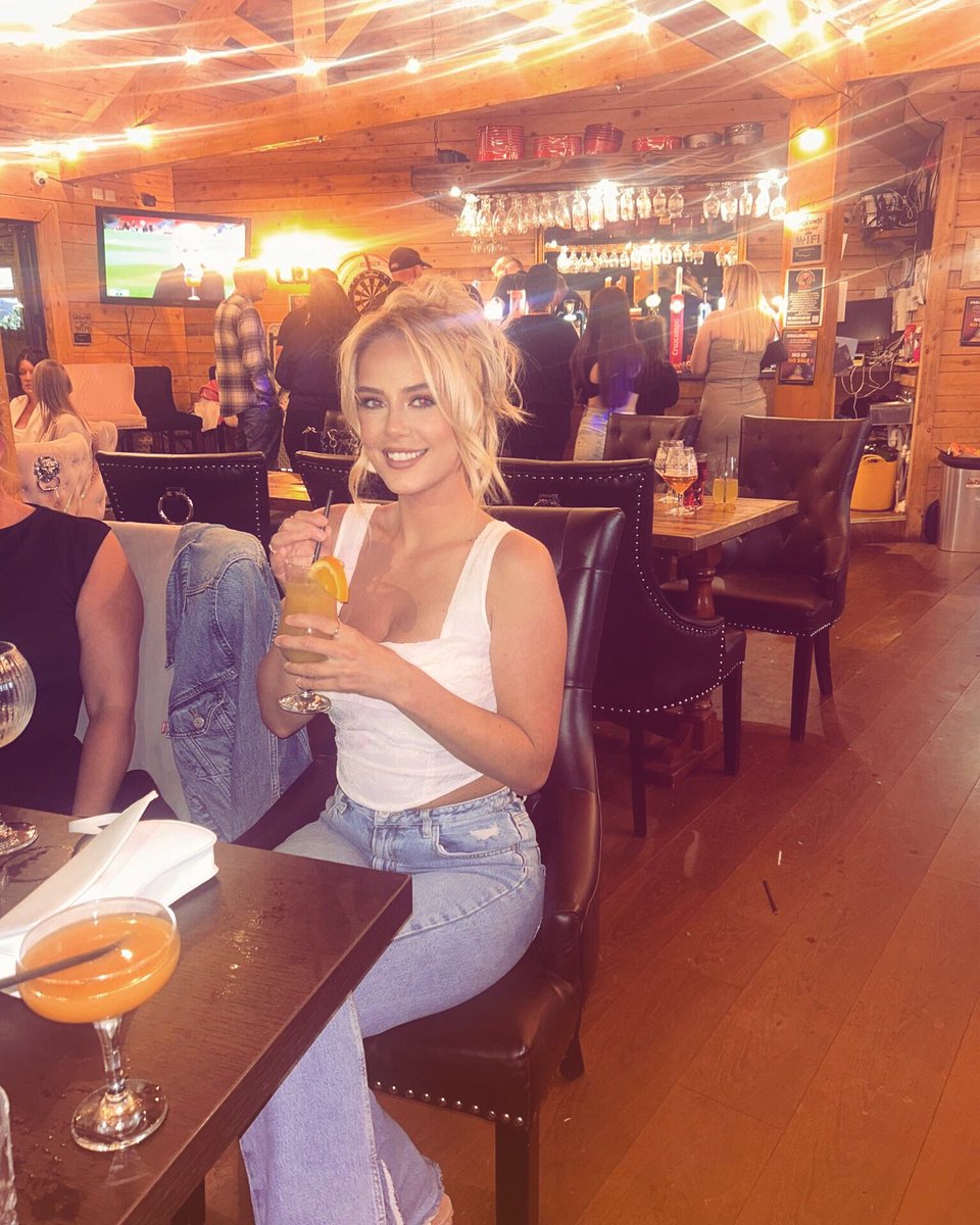 Bank hol bottomless brunching 🍹