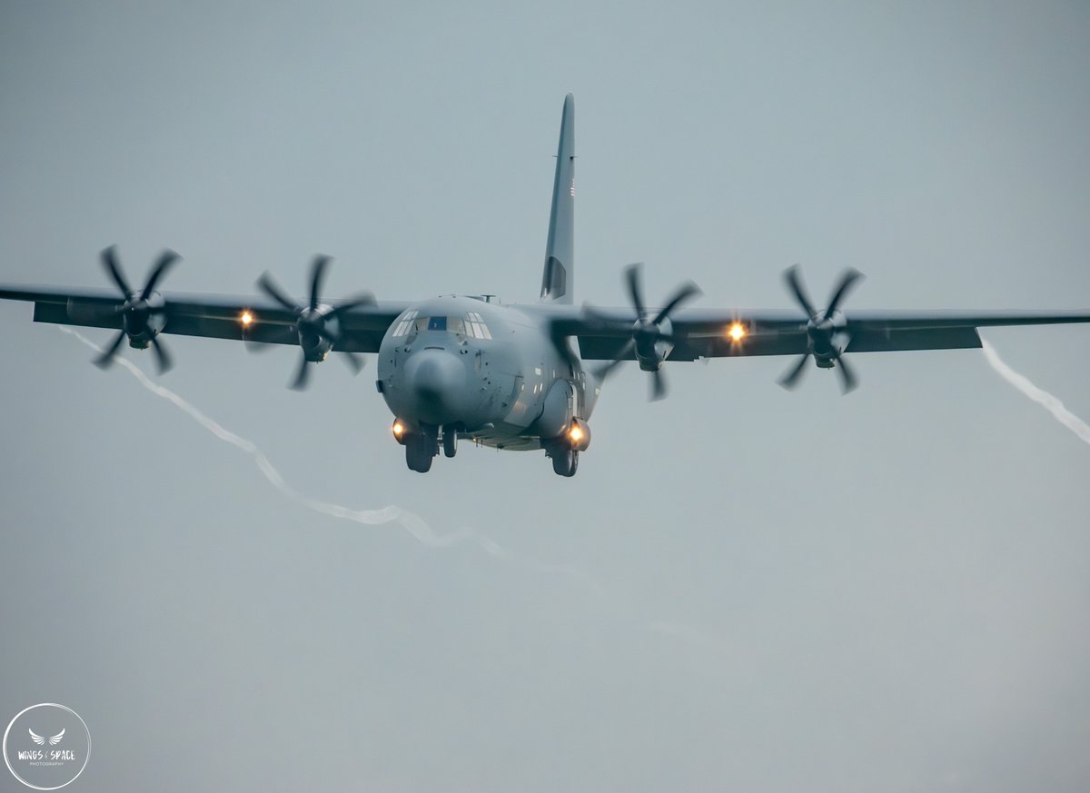 TheSnoopySnoop's tweet photo. 4th Herc arrival to Belfast today (I missed the first two).
C-130J-30 #AE29DC 08-3172 from Dyess, assumed 317th AW
Void of markings. Dyess/Halifax/St. John's and gas'n go to Ramstein
#avgeek #planespotting @DyessAFBase @AirNatlGuard https://t.co/i0u6SIKGsl