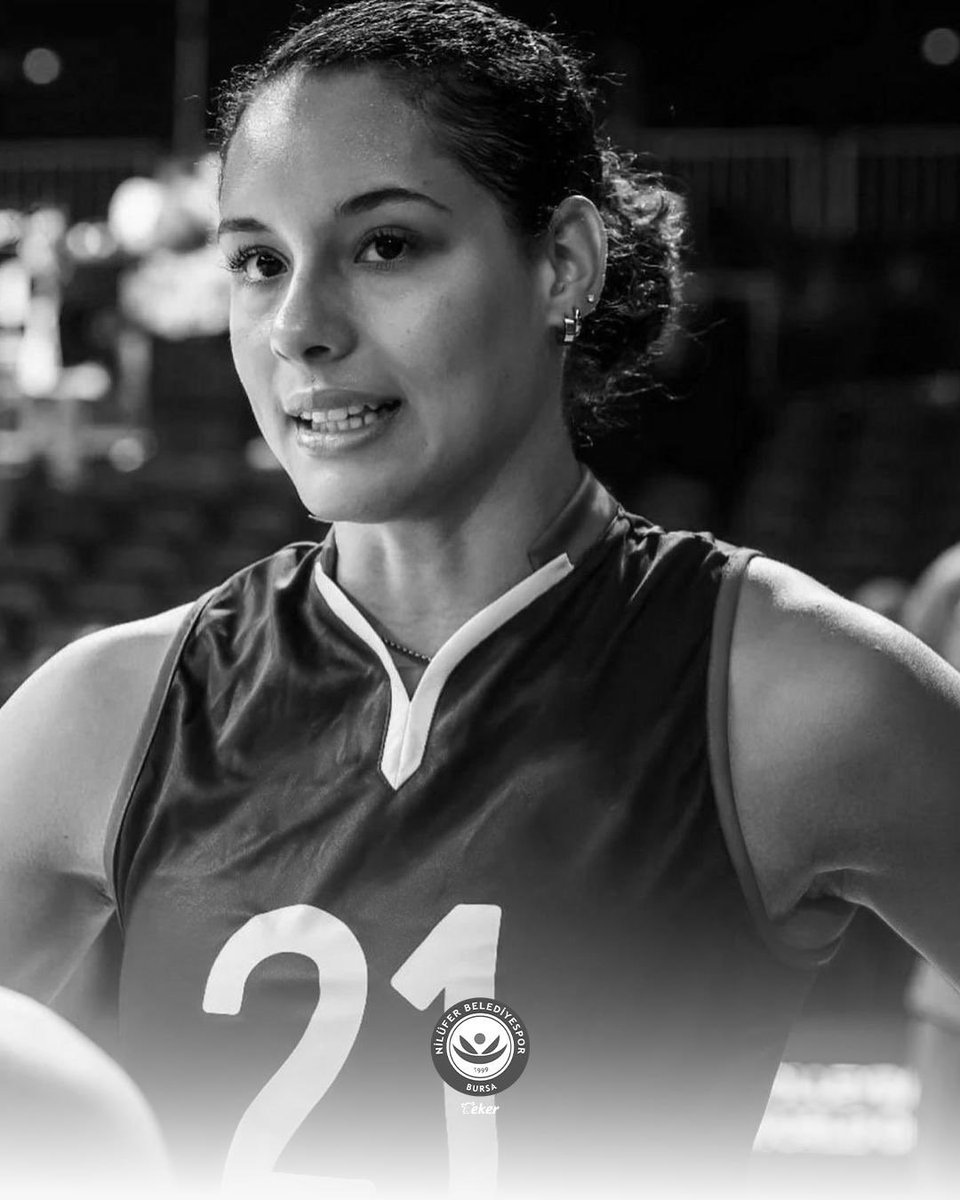 Nilüferspor Belediyespor Kadın Voleybol Takımımızın yeni transferi Pilar Marie Victoria'nın ani vefatını derin bir üzüntü ile öğrendim. 
Sporculuğu ve karakteriyle camiada örnek gösterilen Pilar’ın ailesine ve yakınlarına başsağlığı diliyorum. Başımız sağ olsun.