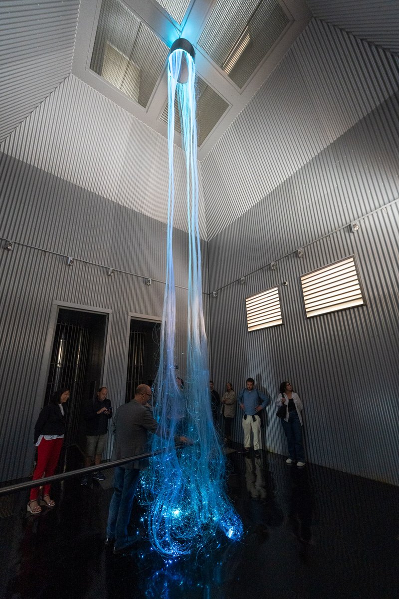 CidadedaCultura's tweet image. 💫 Hoxe inauguramos nas Torres Hejduk a instalación interactiva «H+E» coa que a creadora visual Isabel Merchante e o crítico, comisario e historiador da arte Óscar Manrique renden tributo artístico á colaboración humana. 

ℹ️ bit.ly/HE_Intervencio…