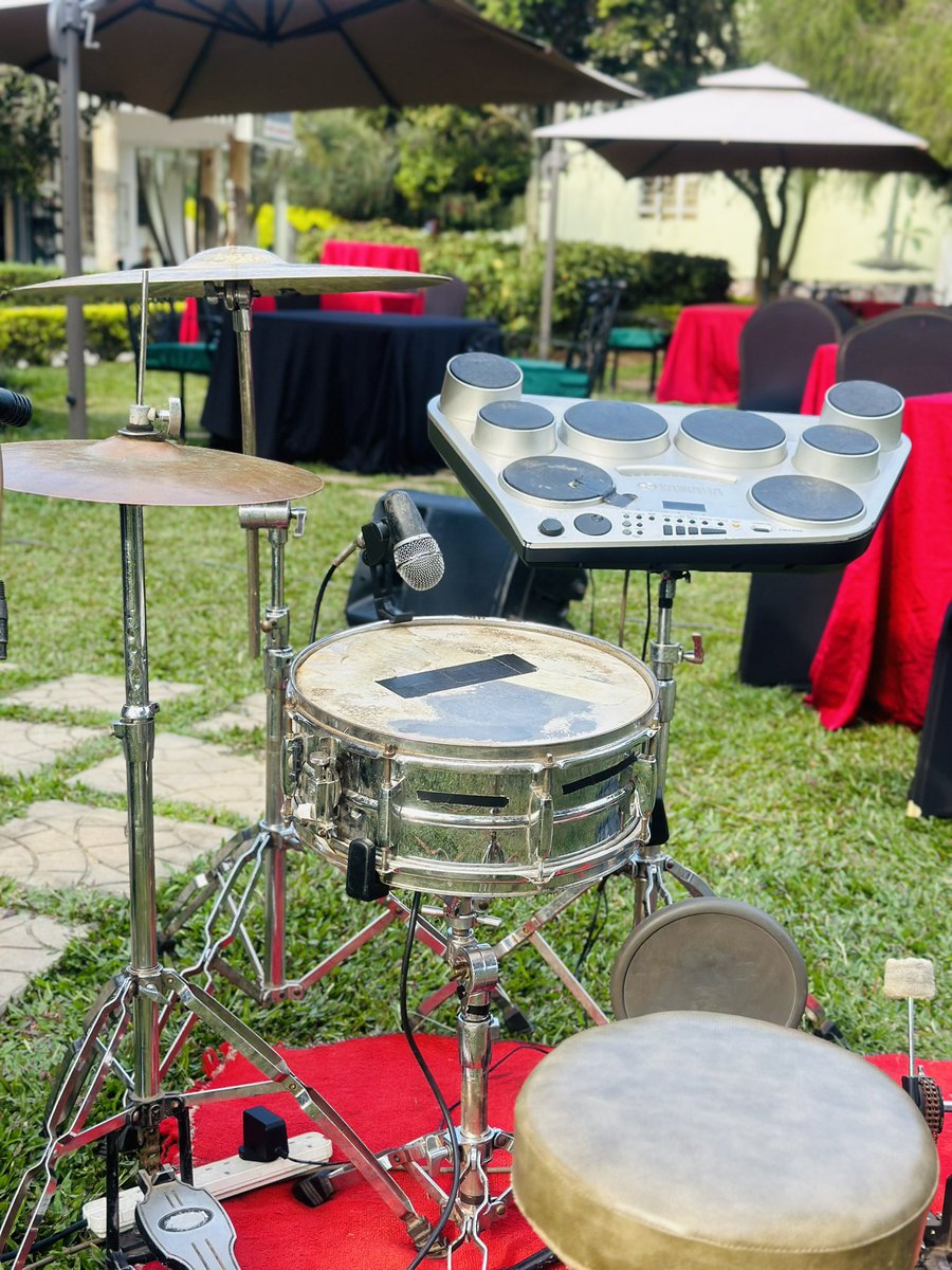 Igongocc's tweet photo. We are set for #LiveBandThursday! Great ambiance, great music, great band ft @12keysband.
20% discount on Mouth watering Nyama Choma.
#IgongoBBQNyt https://t.co/BFRnLjPaPN