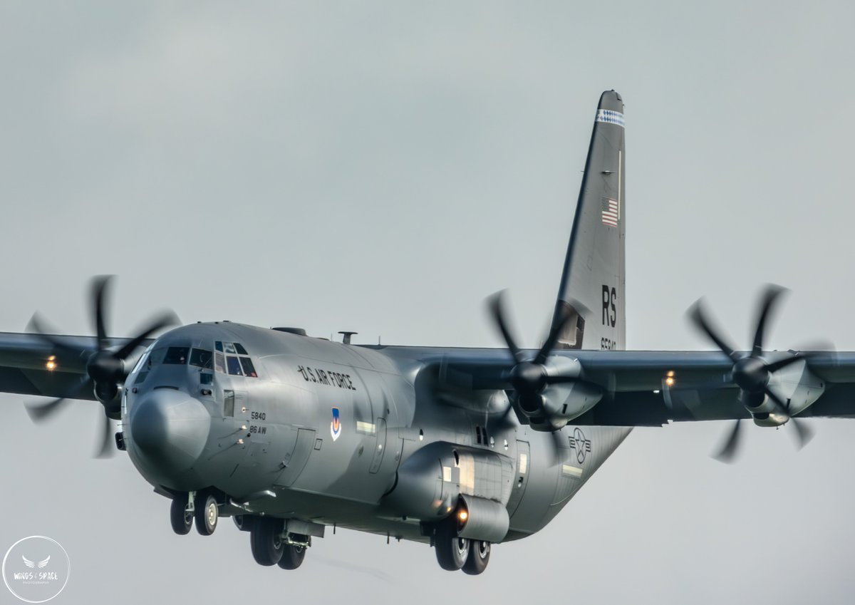 TheSnoopySnoop's tweet photo. 6th Herc arrival to Belfast today (I missed the first two).
C-130J-30 #AE5DFC 16-5840 from Dyess, assumed 317th AW
Still in it's old RS Ramstein 86th AW markings. Dyess/Halifax/St. John's and gas'n go to Ramstein
#avgeek #planespotting @DyessAFBase @AirNatlGuard https://t.co/ahAwQZRhcX