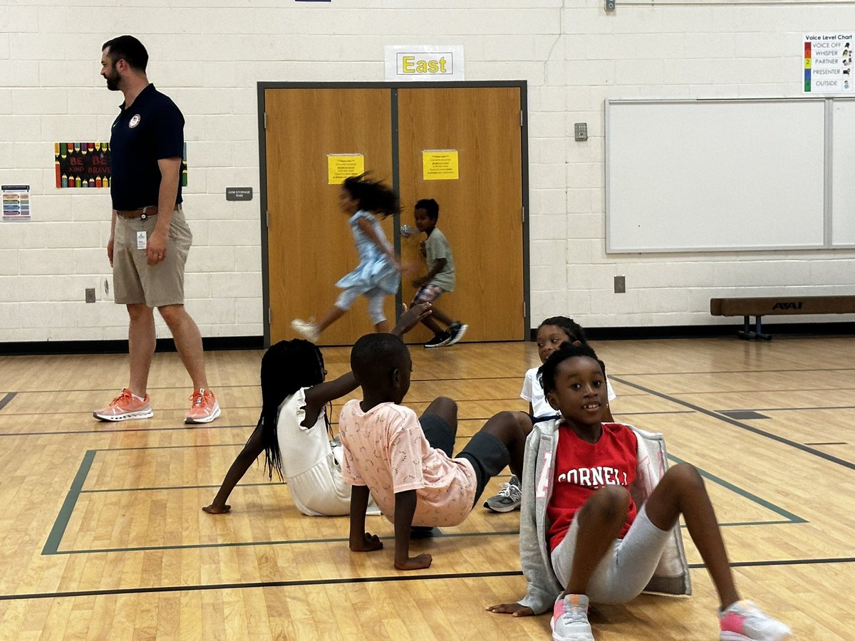 Mr. Niehoff’s P.E. tweet media