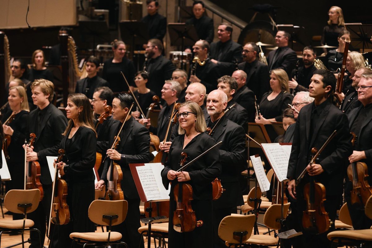 Last night's performance at the Berlin Philharmonie was electric! Take a look at some of these amazing moments from the concert, and wish us luck for the final performance of our European Tour tonight at the Elbphilharmonie in Hamburg. 🎻