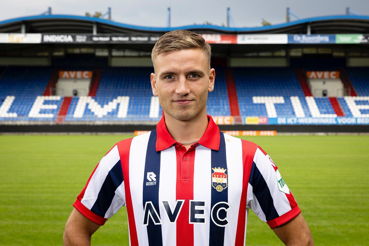 Það voru vangaveltur meðal stuðningsmanna Willem II um hvort liðið gæti misst Rúnar Þór Sigurgeirsson í glugganum.
Hann er í miklum metum hjá þeim. 

Hefur byrjað fyrstu 3 leikina í Eredivisie í Hollandi og spilað vel. Skrýtið að hann sé ekki meira í landsliðsumræðunni.