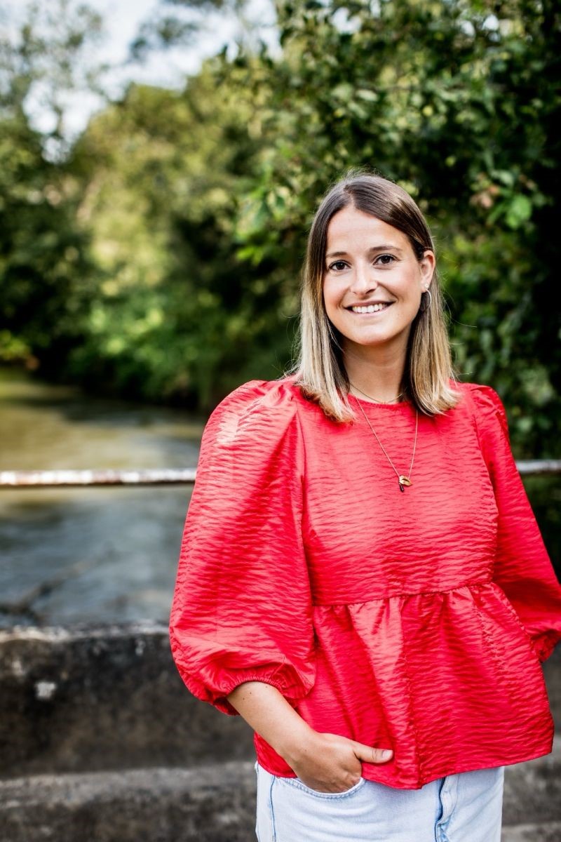 Faites la rencontre de Quita, notre talentueuse Corporate Marketing &amp; ESG Manager. 🔍  

Plongez dans les coulisses de son parcours inspirant avec <a href="/lecho/">L'Echo</a>. ➡️ lnkd.in/ewNmprws

#TeamABInBev #Inspiration #Carrière