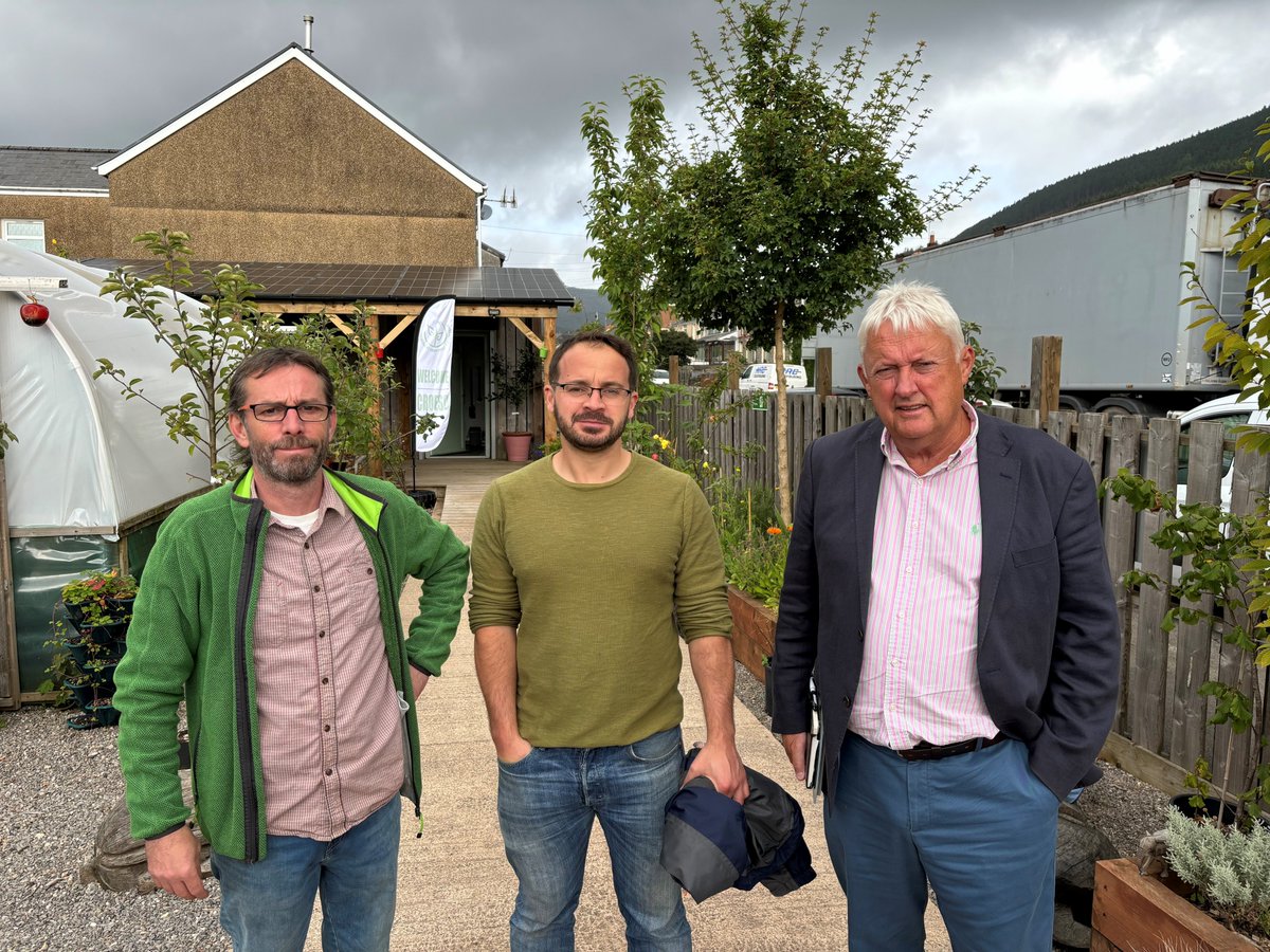 Wonderful day introducing our new <a href="/BITCCymru/">BITC Cymru</a> Strategic Partnerships Manager Mike to key community organisations in the Rhondda. First stop was meeting the lovely Ian and Matthew <a href="/W_2_R_Woods/">Welcome To Our Woods</a>. Im excited about the possibilites of our Place Programme which will solely focus on RCT!