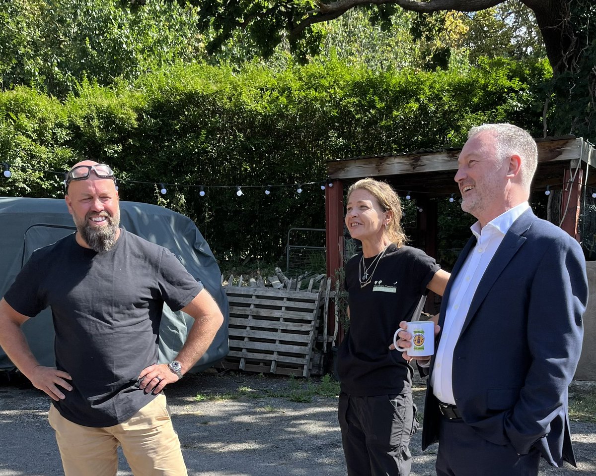 SteveReedMP's tweet photo. Helping set up the Streatham Common Cooperative was one of my proudest achievements when I led Lambeth Council.

It was a privilege to visit the Rookery today for the first time as the MP for the area &amp; meet with the wonderful staff &amp; volunteers to see the brilliant work they do. https://t.co/pm6o2LcSJ9