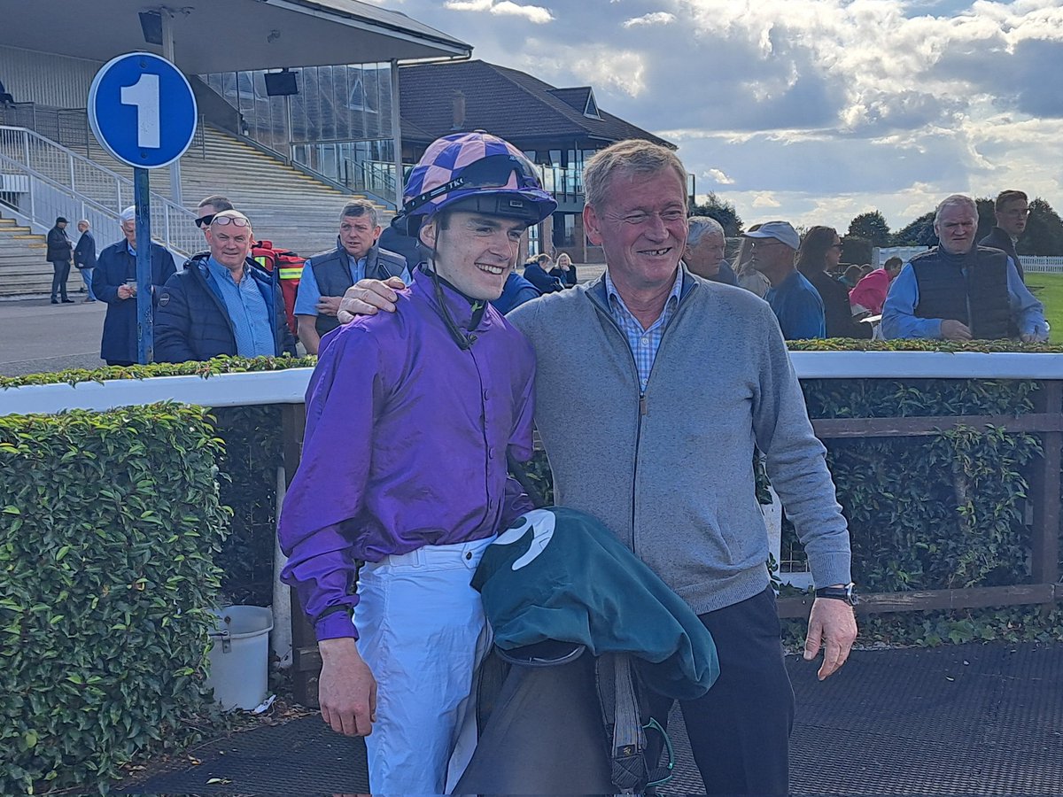 Irishracing.com Live tweet media