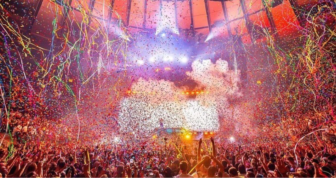 The Robe Way (@therobeway) on Twitter photo At the iconic Madison Square Garden in NYC, the teams from <a href="/4Wall/">4Wall Entertainment</a> LA & NY worked with LD Mike Sheck & provided the lighting, video & rigging package for Two Friends Big Bootie Land with a rig including <a href="/Robelighting/">Robe Lighting</a> #FORTE & #MegaPointe luminaires. (📸 Eric Cunningham) At the iconic Madison Square Garden in NYC, the teams from <a href="/4Wall/">4Wall Entertainment</a> LA & NY worked with LD Mike Sheck & provided the lighting, video & rigging package for Two Friends Big Bootie Land with a rig including <a href="/Robelighting/">Robe Lighting</a> #FORTE & #MegaPointe luminaires. (📸 Eric Cunningham)