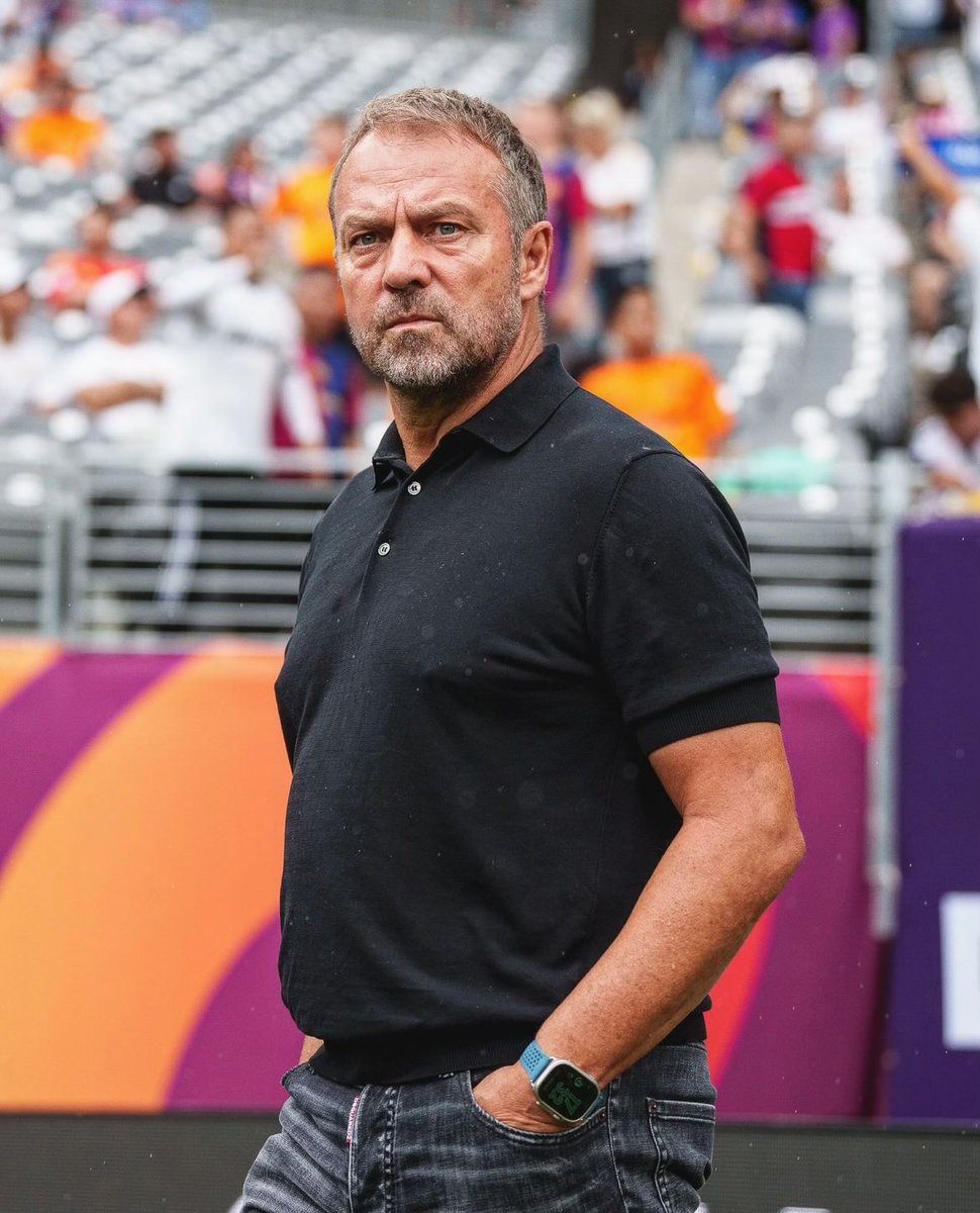 Toda la suerte y todo el apoyo del mundo a Hansi Flick. Pudo ir a clubes que le ofrecían más garantías/estabilidad para construir su proyecto. Hay plantilla para competir pero, como con Xavi, afronta la temporada con muchos hándicaps por lesiones y por la situación económica.