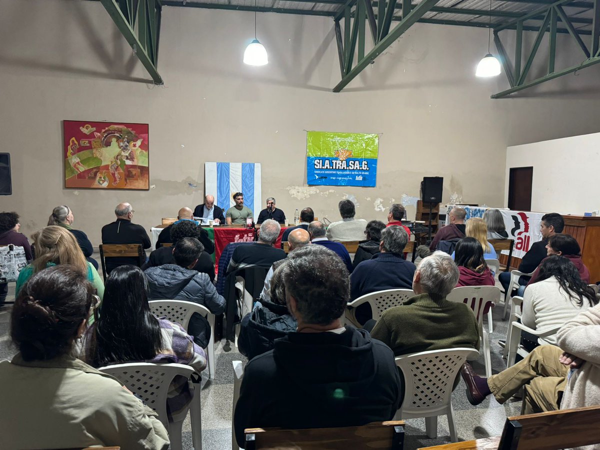 FeTIA Oficial (@fetiaoficial) on Twitter photo “MILEI QUIERE VOLVER A UNA ARGENTINA CON MANO DE OBRA SUPER EXPLOTADA Y ALTOS NIVELES DE POBREZA”
<a href="/CarlosTomada/">Carlos Tomada</a> y <a href="/PedroWasiejko/">Pedro Wasiejko</a> dialogaron en Concordia sobre el rol de los trabajadores y la importancia de una industria que genere valor agregado
👉🏻 fetia.org.ar/milei-quiere-v… “MILEI QUIERE VOLVER A UNA ARGENTINA CON MANO DE OBRA SUPER EXPLOTADA Y ALTOS NIVELES DE POBREZA”
<a href="/CarlosTomada/">Carlos Tomada</a> y <a href="/PedroWasiejko/">Pedro Wasiejko</a> dialogaron en Concordia sobre el rol de los trabajadores y la importancia de una industria que genere valor agregado
👉🏻 fetia.org.ar/milei-quiere-v…